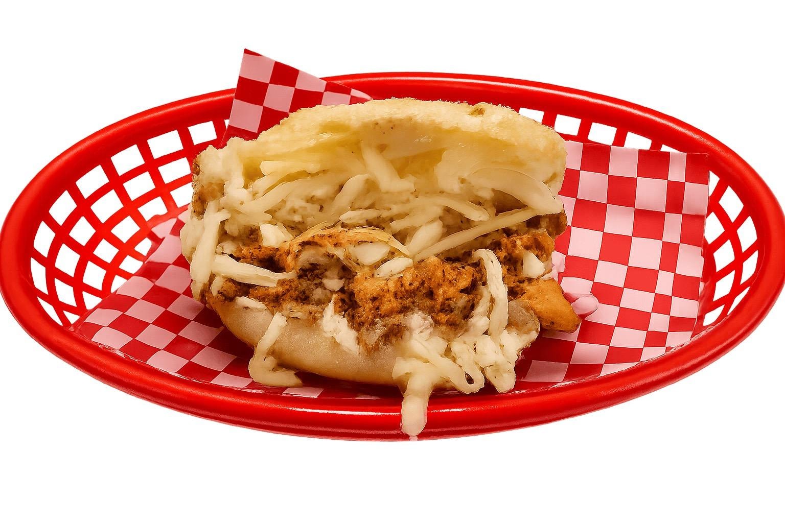 Arepa de pollo y queso de Fogón Criollo